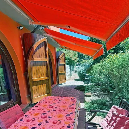 Casa Katia, Giuliana & Nami Hébergement de vacances Lacona