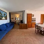 Casa Katia, Giuliana & Nami * Lacona